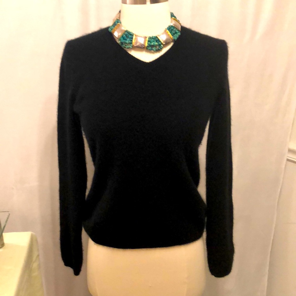 Peck & Peck 2ply Cashmere Sweater in Black